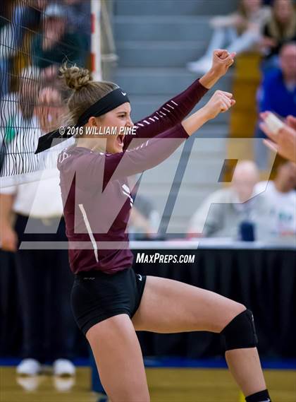 Thumbnail 1 in Kingston vs. Minisink Valley (Section 9 Class AA Final) photogallery.