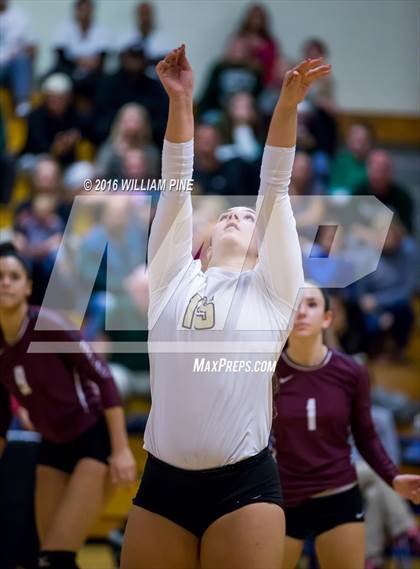Thumbnail 1 in Kingston vs. Minisink Valley (Section 9 Class AA Final) photogallery.
