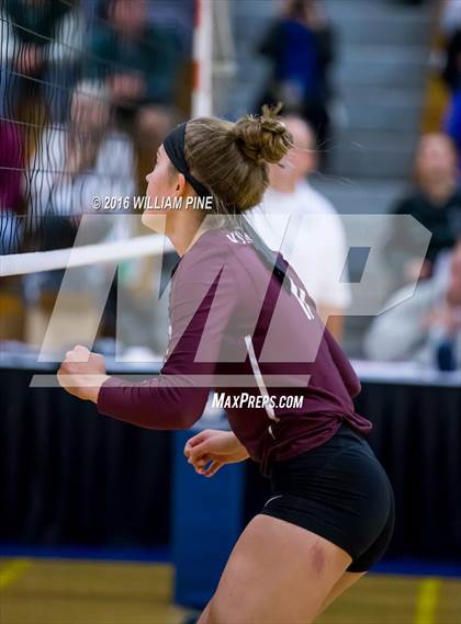 Thumbnail 2 in Kingston vs. Minisink Valley (Section 9 Class AA Final) photogallery.