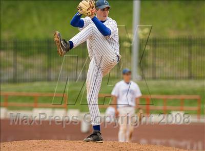 Thumbnail 2 in St. Henry vs. Covington Catholic (KHSAA Region 9 Playoffs) photogallery.