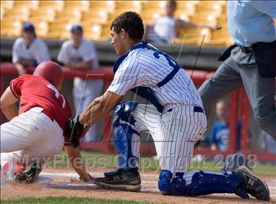 Thumbnail 3 in St. Henry vs. Covington Catholic (KHSAA Region 9 Playoffs) photogallery.