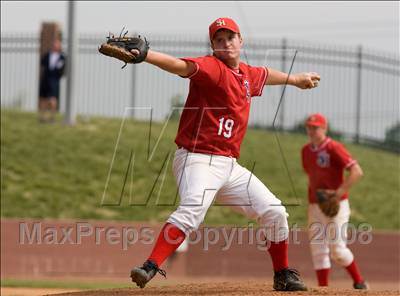 Thumbnail 2 in St. Henry vs. Covington Catholic (KHSAA Region 9 Playoffs) photogallery.