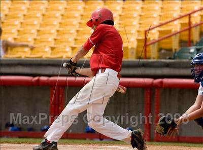 Thumbnail 3 in St. Henry vs. Covington Catholic (KHSAA Region 9 Playoffs) photogallery.