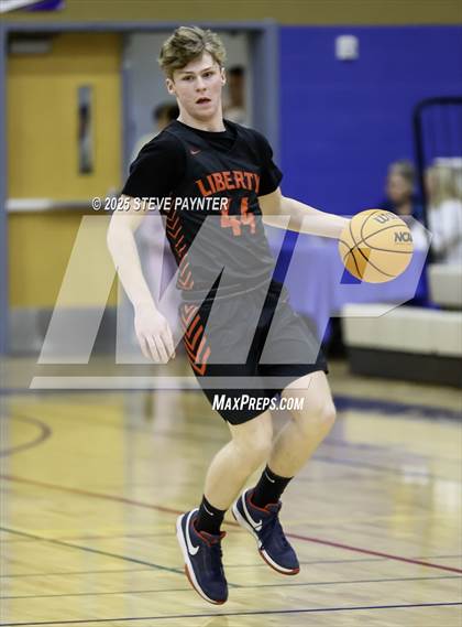 Thumbnail 2 in Liberty vs O'Connor photogallery.
