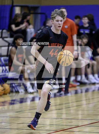 Thumbnail 3 in Liberty vs O'Connor photogallery.