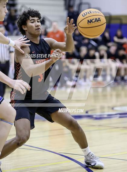 Thumbnail 2 in Liberty vs O'Connor photogallery.
