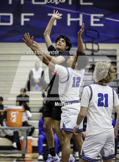Thumbnail 2 in Liberty vs O'Connor photogallery.