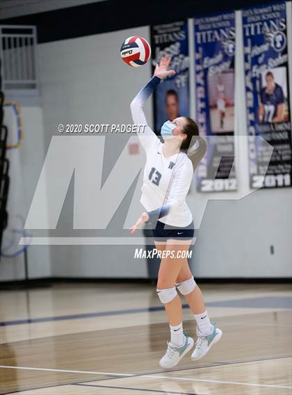 Thumbnail 3 in Lee's Summit West vs. Blue Springs South photogallery.