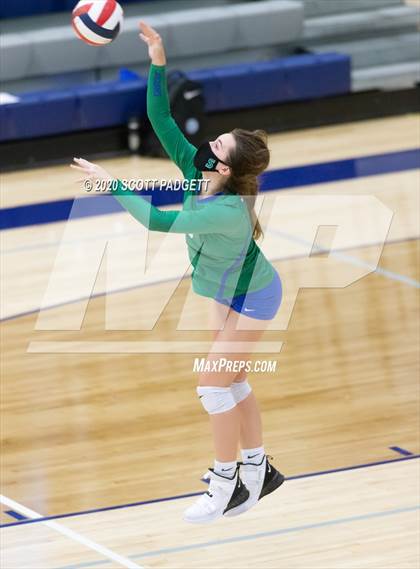 Thumbnail 3 in Lee's Summit West vs. Blue Springs South photogallery.