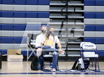 Thumbnail 3 in Lee's Summit West vs. Blue Springs South photogallery.