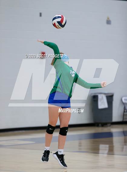 Thumbnail 2 in Lee's Summit West vs. Blue Springs South photogallery.