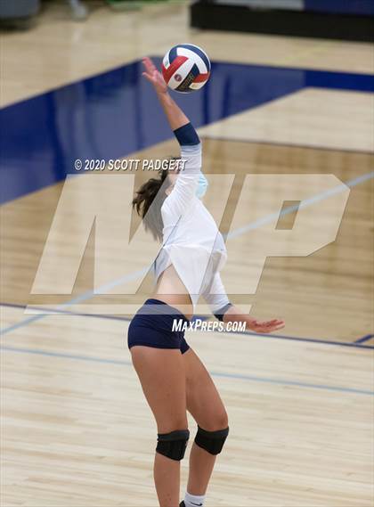 Thumbnail 2 in Lee's Summit West vs. Blue Springs South photogallery.