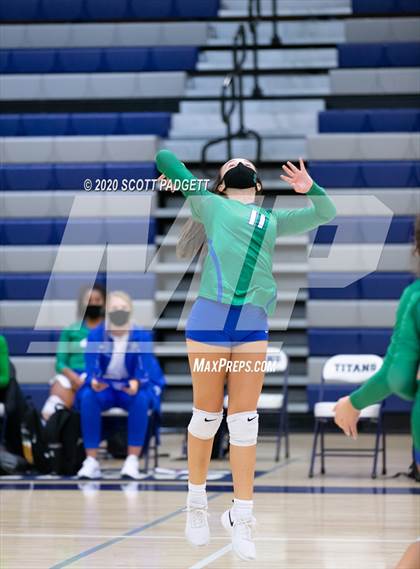 Thumbnail 2 in Lee's Summit West vs. Blue Springs South photogallery.