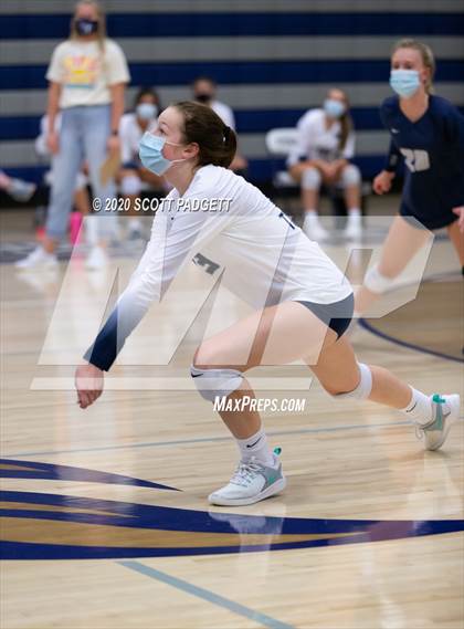 Thumbnail 3 in Lee's Summit West vs. Blue Springs South photogallery.