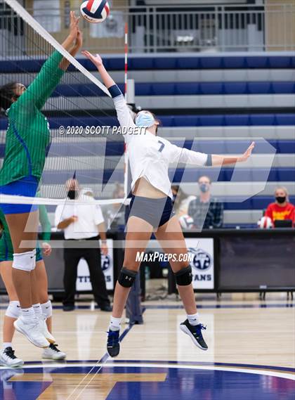 Thumbnail 2 in Lee's Summit West vs. Blue Springs South photogallery.