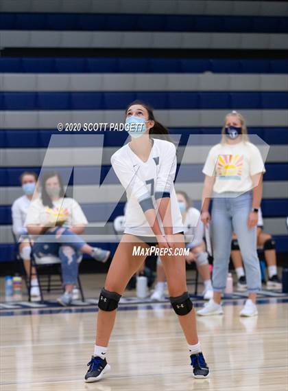 Thumbnail 3 in Lee's Summit West vs. Blue Springs South photogallery.
