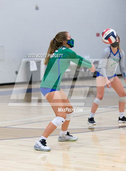 Thumbnail 2 in Lee's Summit West vs. Blue Springs South photogallery.
