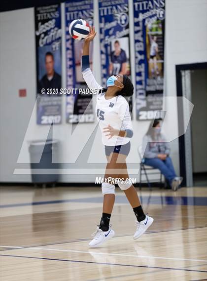 Thumbnail 1 in Lee's Summit West vs. Blue Springs South photogallery.