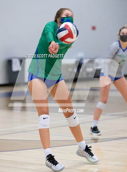 Thumbnail 2 in Lee's Summit West vs. Blue Springs South photogallery.