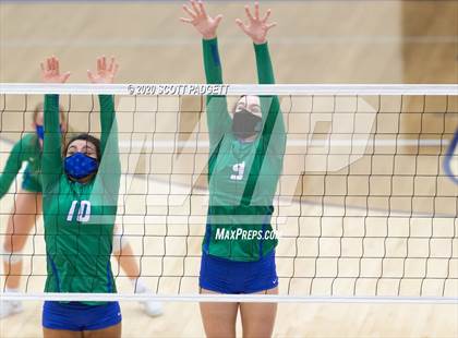 Thumbnail 3 in Lee's Summit West vs. Blue Springs South photogallery.