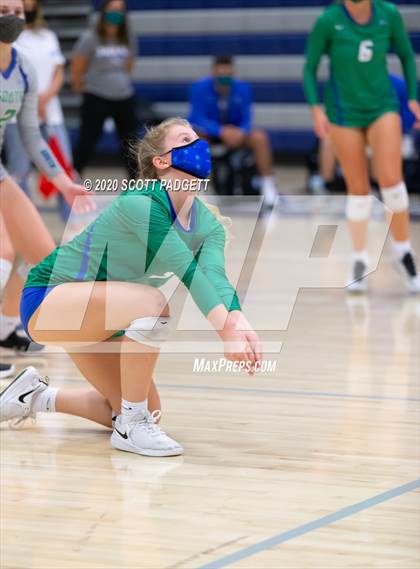 Thumbnail 3 in Lee's Summit West vs. Blue Springs South photogallery.