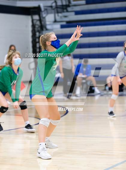 Thumbnail 1 in Lee's Summit West vs. Blue Springs South photogallery.