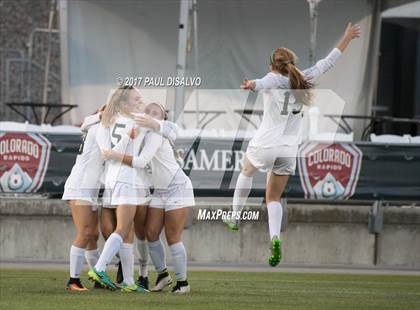 Thumbnail 3 in Mountain Vista vs. Arapahoe (CHSAA 5A Final) photogallery.