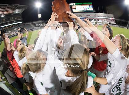 Thumbnail 3 in Mountain Vista vs. Arapahoe (CHSAA 5A Final) photogallery.