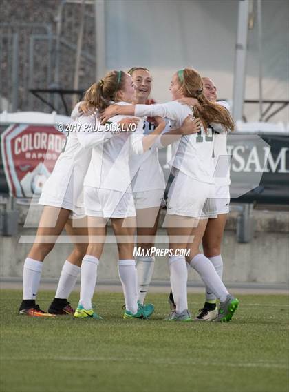 Thumbnail 2 in Mountain Vista vs. Arapahoe (CHSAA 5A Final) photogallery.