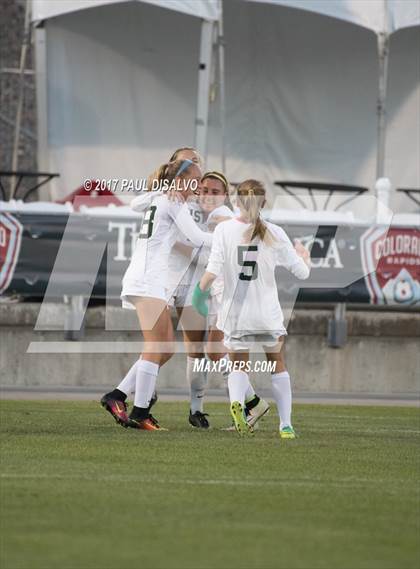 Thumbnail 3 in Mountain Vista vs. Arapahoe (CHSAA 5A Final) photogallery.