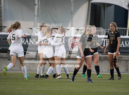 Thumbnail 2 in Mountain Vista vs. Arapahoe (CHSAA 5A Final) photogallery.