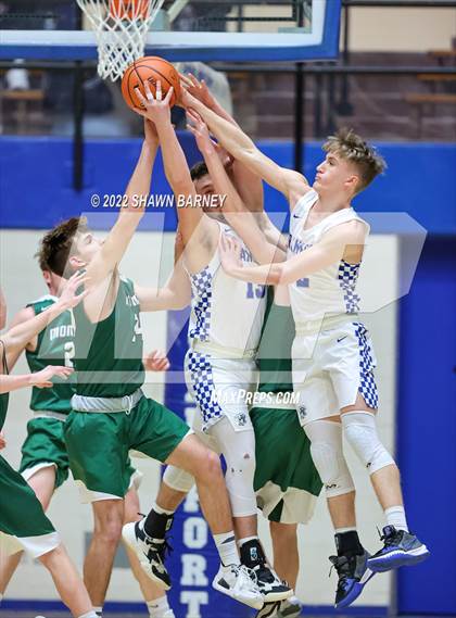 Thumbnail 2 in Monrovia vs Frankfort (IHSAA Class 3A Boys Sectional Round 1) photogallery.