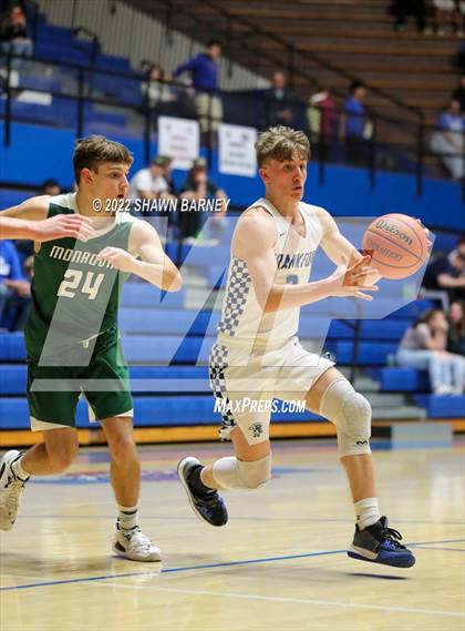 Thumbnail 2 in Monrovia vs Frankfort (IHSAA Class 3A Boys Sectional Round 1) photogallery.