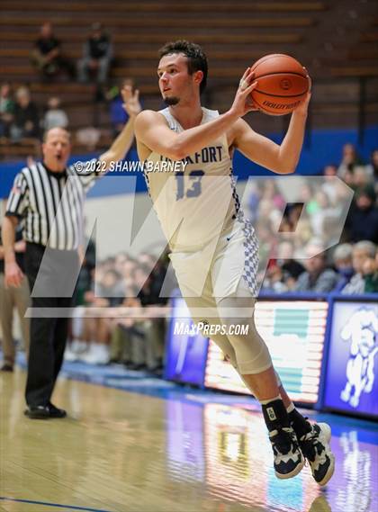 Thumbnail 3 in Monrovia vs Frankfort (IHSAA Class 3A Boys Sectional Round 1) photogallery.