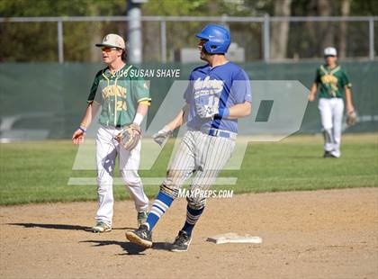 Thumbnail 2 in Auburn vs. Taconic (MIAA Division 3 Semifinal) photogallery.