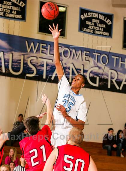 Thumbnail 2 in Loveland vs. Ralston Valley (Ralston Roundup) photogallery.