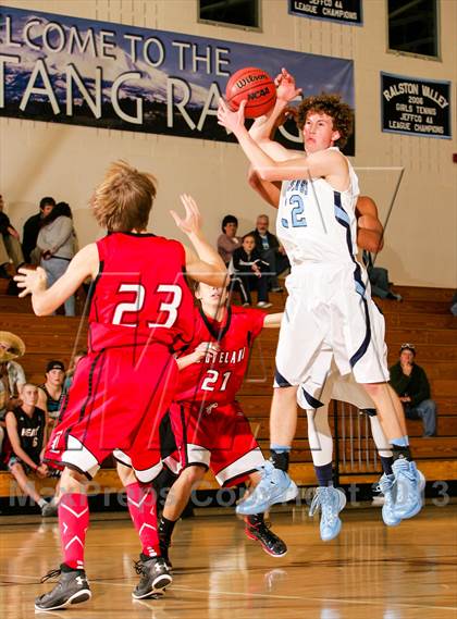 Thumbnail 2 in Loveland vs. Ralston Valley (Ralston Roundup) photogallery.