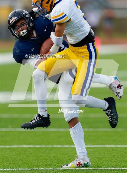 Thumbnail 3 in Kaiser vs. Kamehameha Maui (HHSAA Division II Final) photogallery.