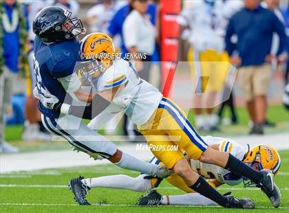 Thumbnail 2 in Kaiser vs. Kamehameha Maui (HHSAA Division II Final) photogallery.