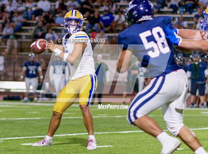Thumbnail 2 in Kaiser vs. Kamehameha Maui (HHSAA Division II Final) photogallery.
