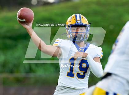 Thumbnail 3 in Kaiser vs. Kamehameha Maui (HHSAA Division II Final) photogallery.