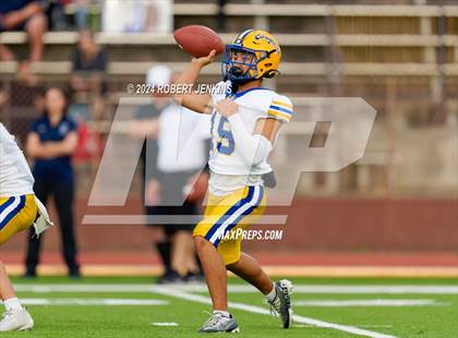 Thumbnail 1 in Kaiser vs. Kamehameha Maui (HHSAA Division II Final) photogallery.