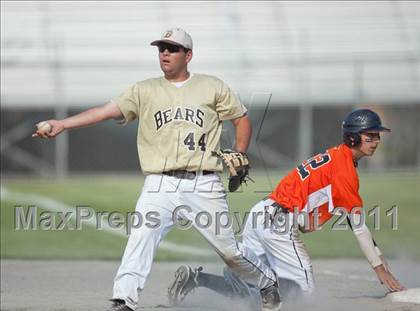 Thumbnail 2 in Stonington vs Montville (CIAC Class M Semifinal) photogallery.