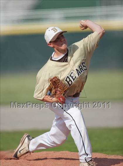 Thumbnail 1 in Stonington vs Montville (CIAC Class M Semifinal) photogallery.