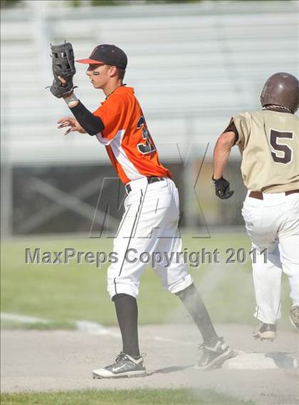 Thumbnail 3 in Stonington vs Montville (CIAC Class M Semifinal) photogallery.