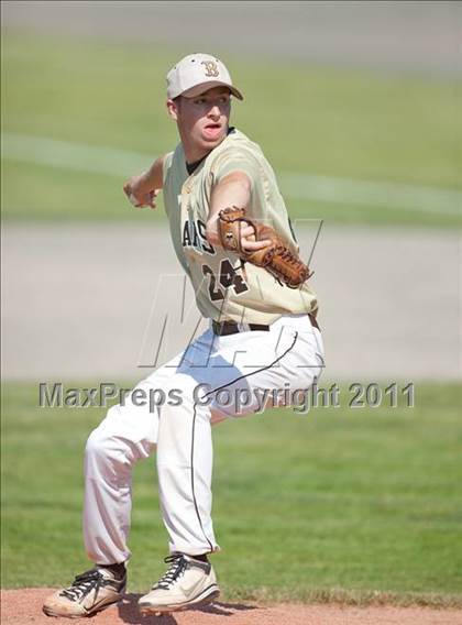 Thumbnail 3 in Stonington vs Montville (CIAC Class M Semifinal) photogallery.