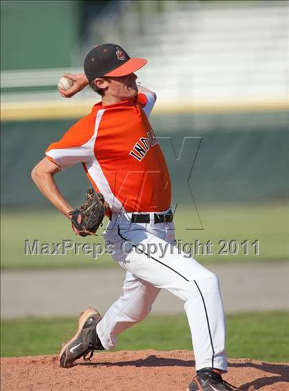 Thumbnail 2 in Stonington vs Montville (CIAC Class M Semifinal) photogallery.