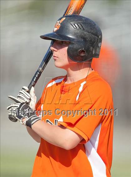 Thumbnail 1 in Stonington vs Montville (CIAC Class M Semifinal) photogallery.