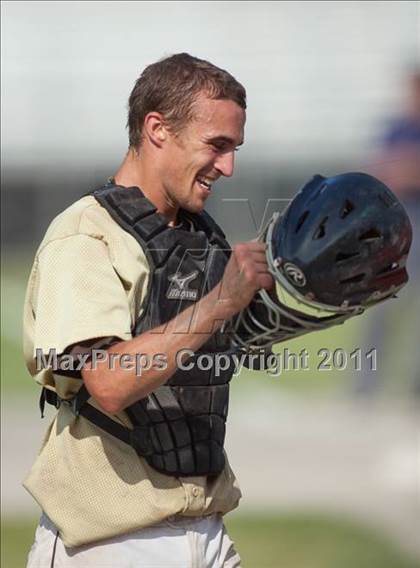 Thumbnail 2 in Stonington vs Montville (CIAC Class M Semifinal) photogallery.