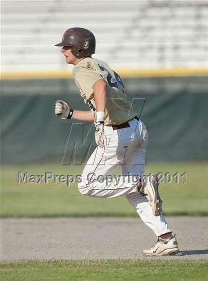 Thumbnail 2 in Stonington vs Montville (CIAC Class M Semifinal) photogallery.